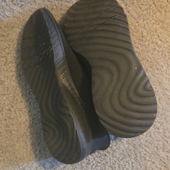 Skechers Women's Black Slip-On Sneakers - Picture 2 of 5